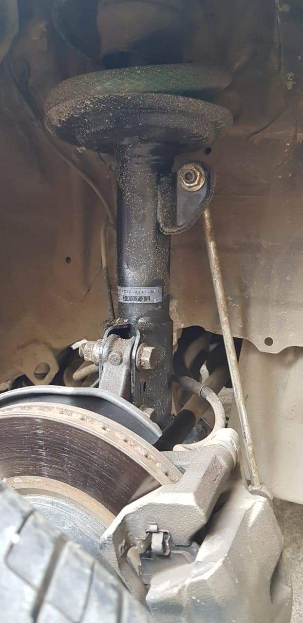 Service shockbreker dan pergantian karet kare